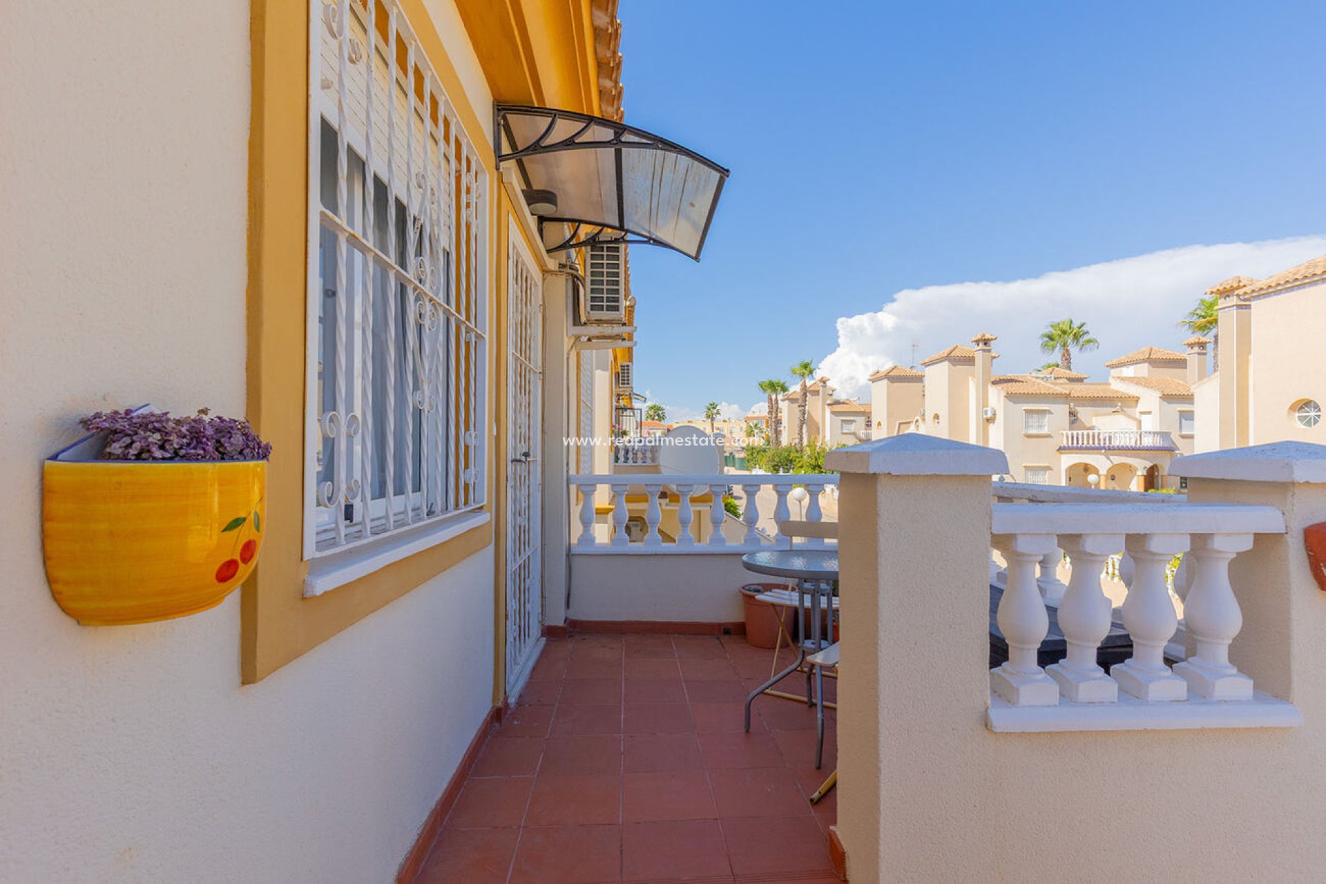 Resale - Bungalow -
Orihuela Costa