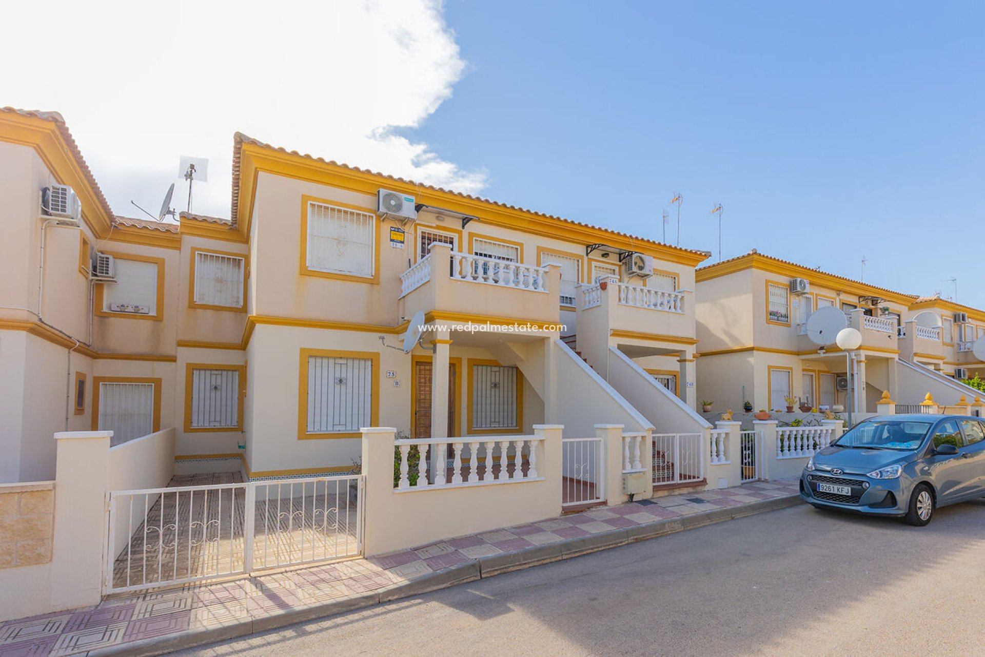 Resale - Bungalow -
Orihuela Costa