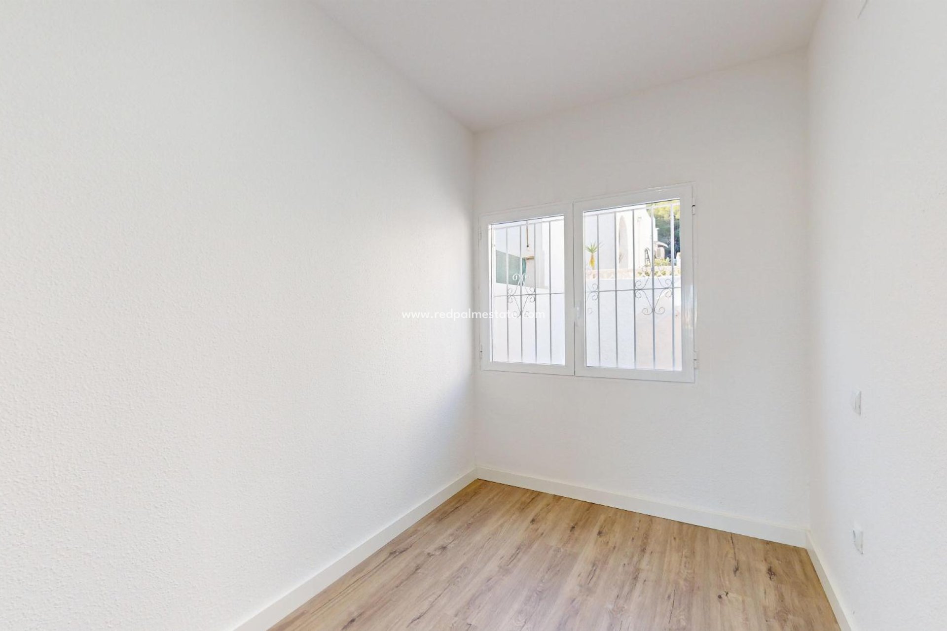 Resale - Bungalow -
Orihuela Costa