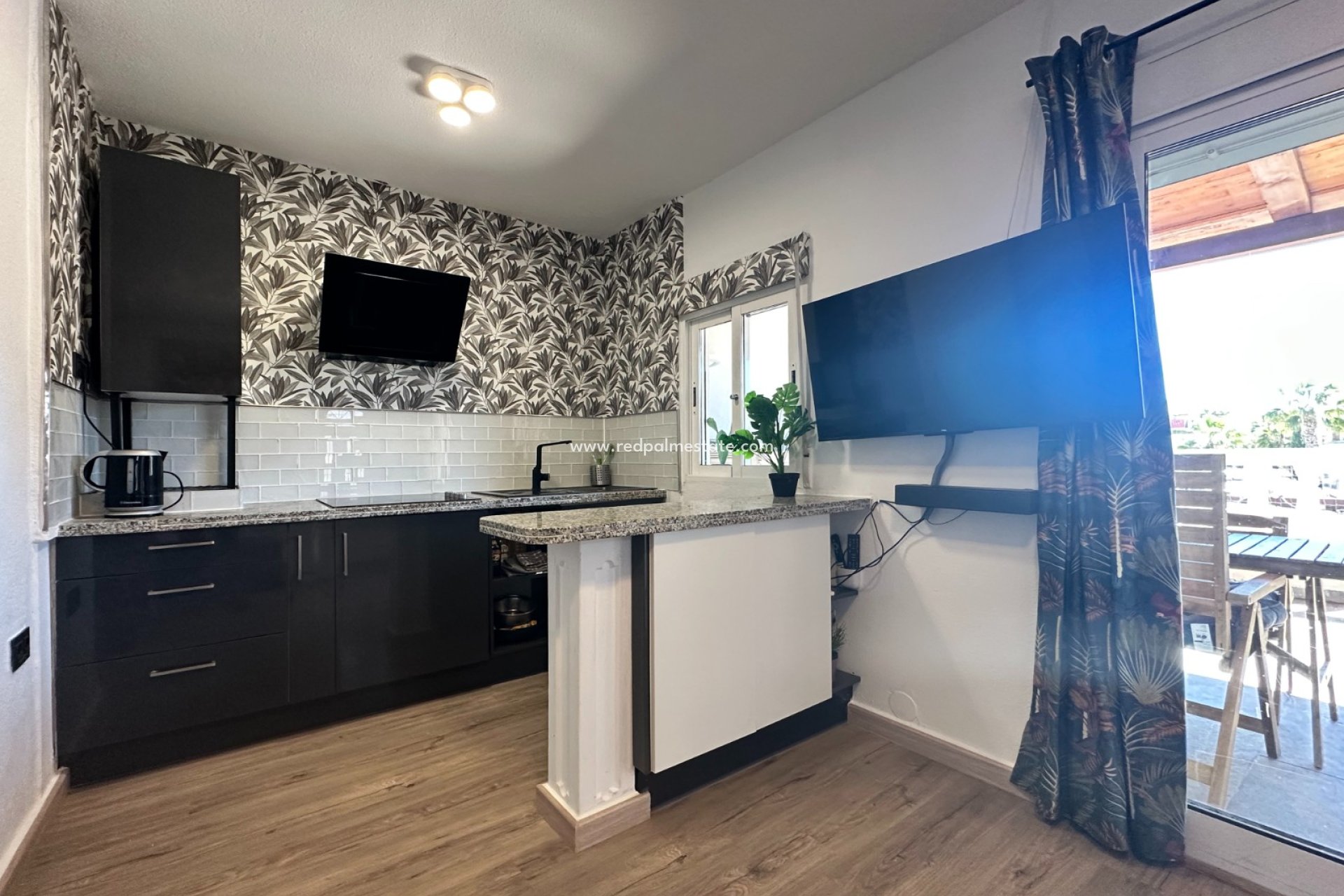 Resale - Bungalow -
Orihuela Costa