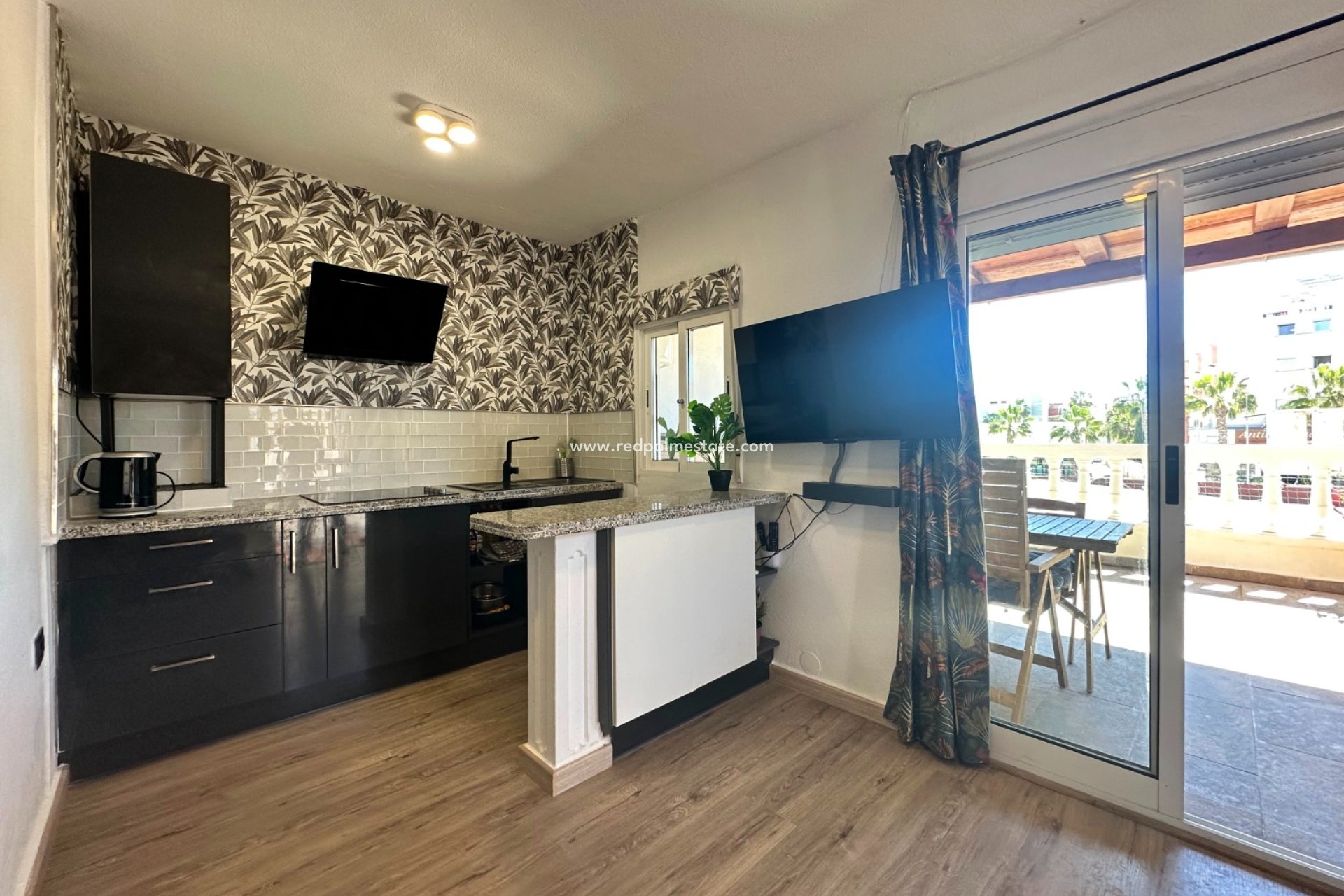 Resale - Bungalow -
Orihuela Costa