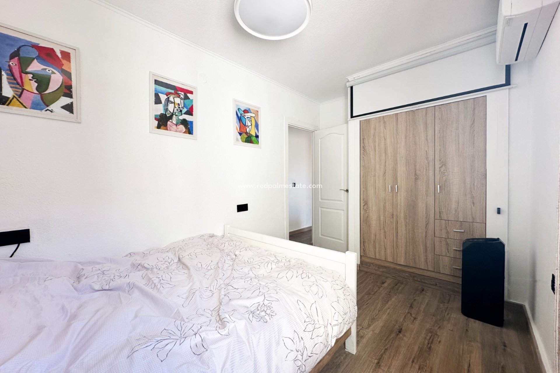 Resale - Bungalow -
Orihuela Costa