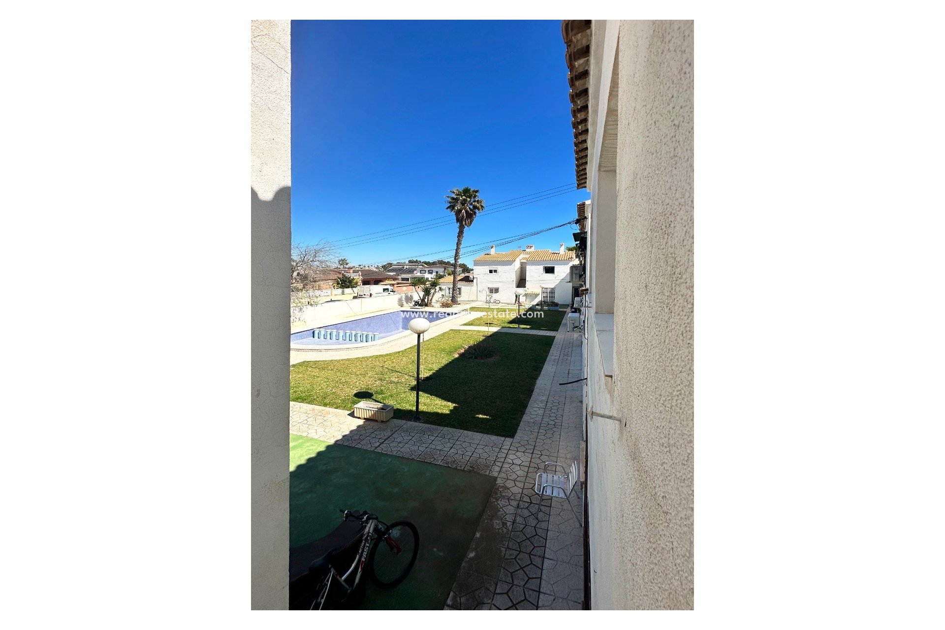 Resale - Bungalow -
Orihuela Costa