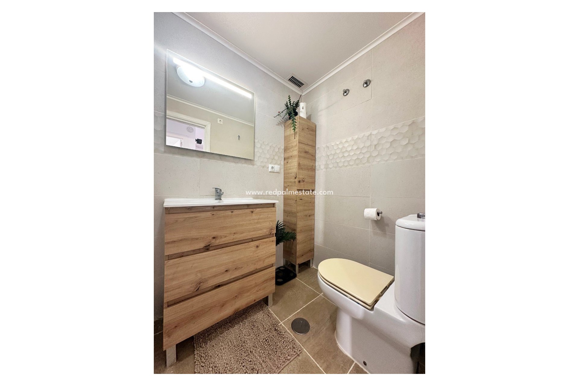 Resale - Bungalow -
Orihuela Costa