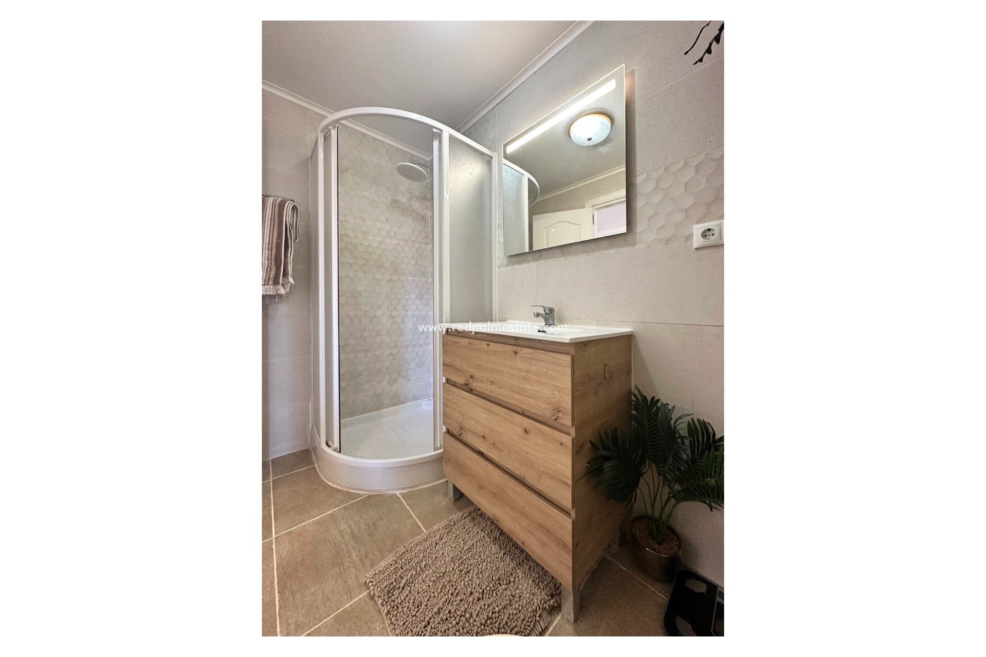 Resale - Bungalow -
Orihuela Costa