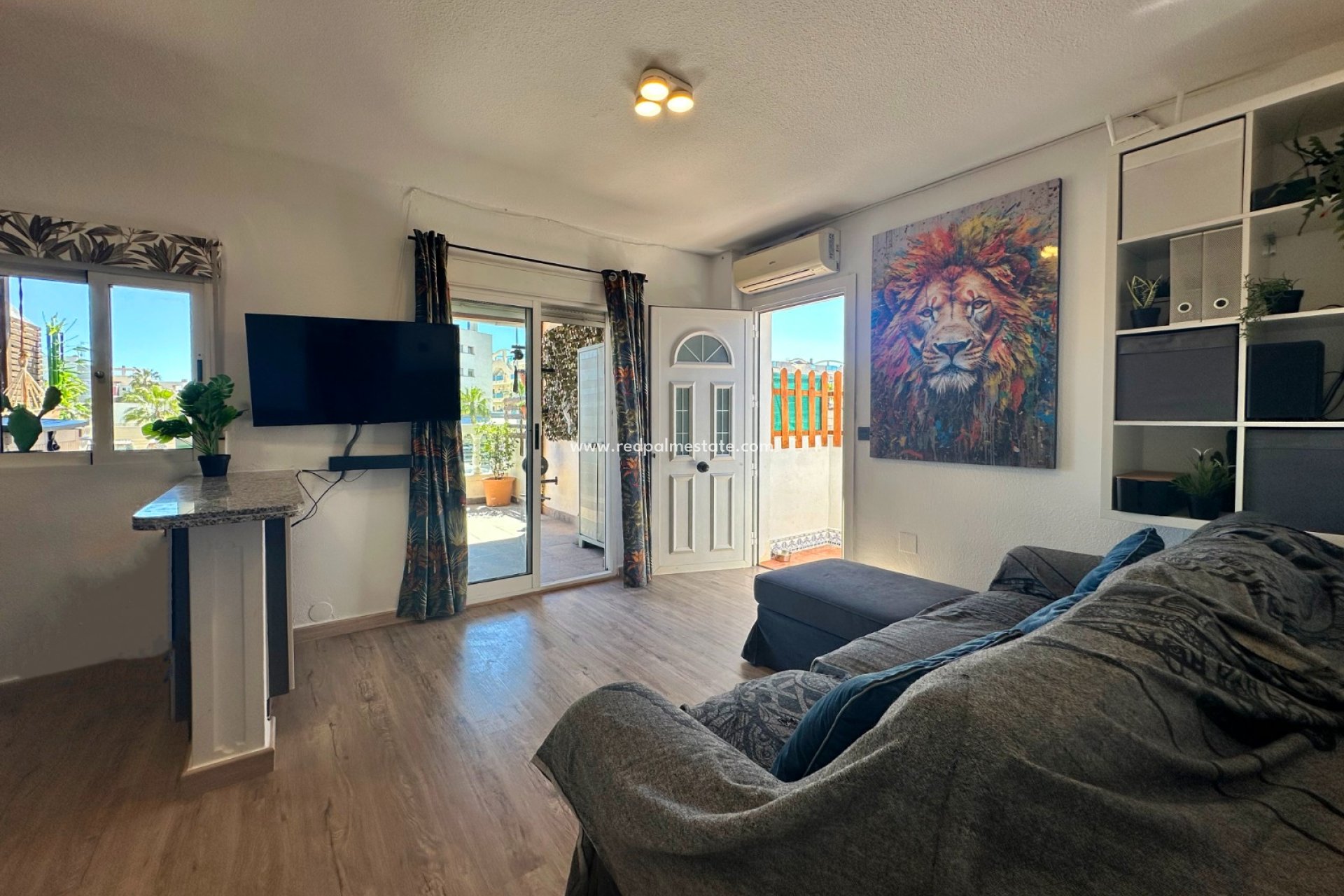 Resale - Bungalow -
Orihuela Costa