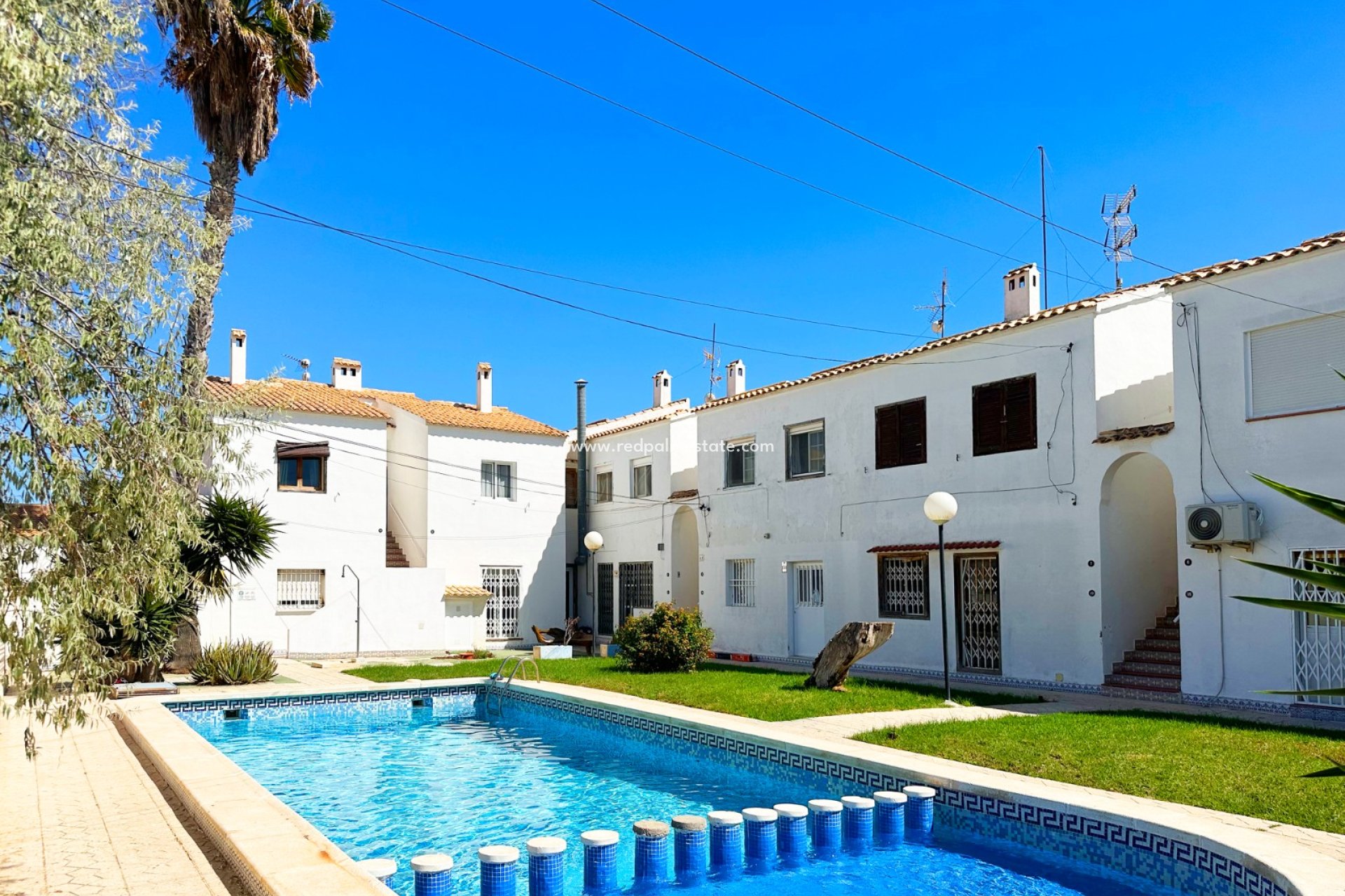 Resale - Bungalow -
Orihuela Costa