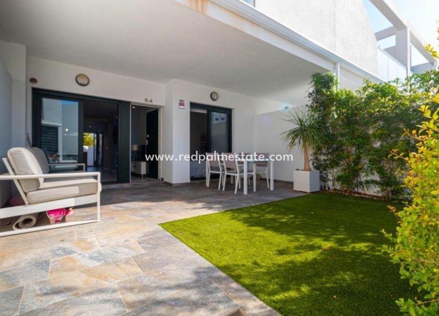 Resale - Bungalow -
Pilar de la Horadada - RioMar