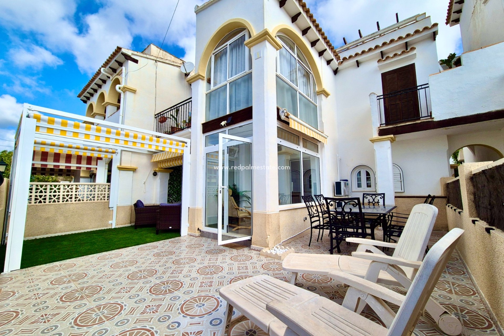 Resale - Bungalow -
San Miguel de Salinas - Inland