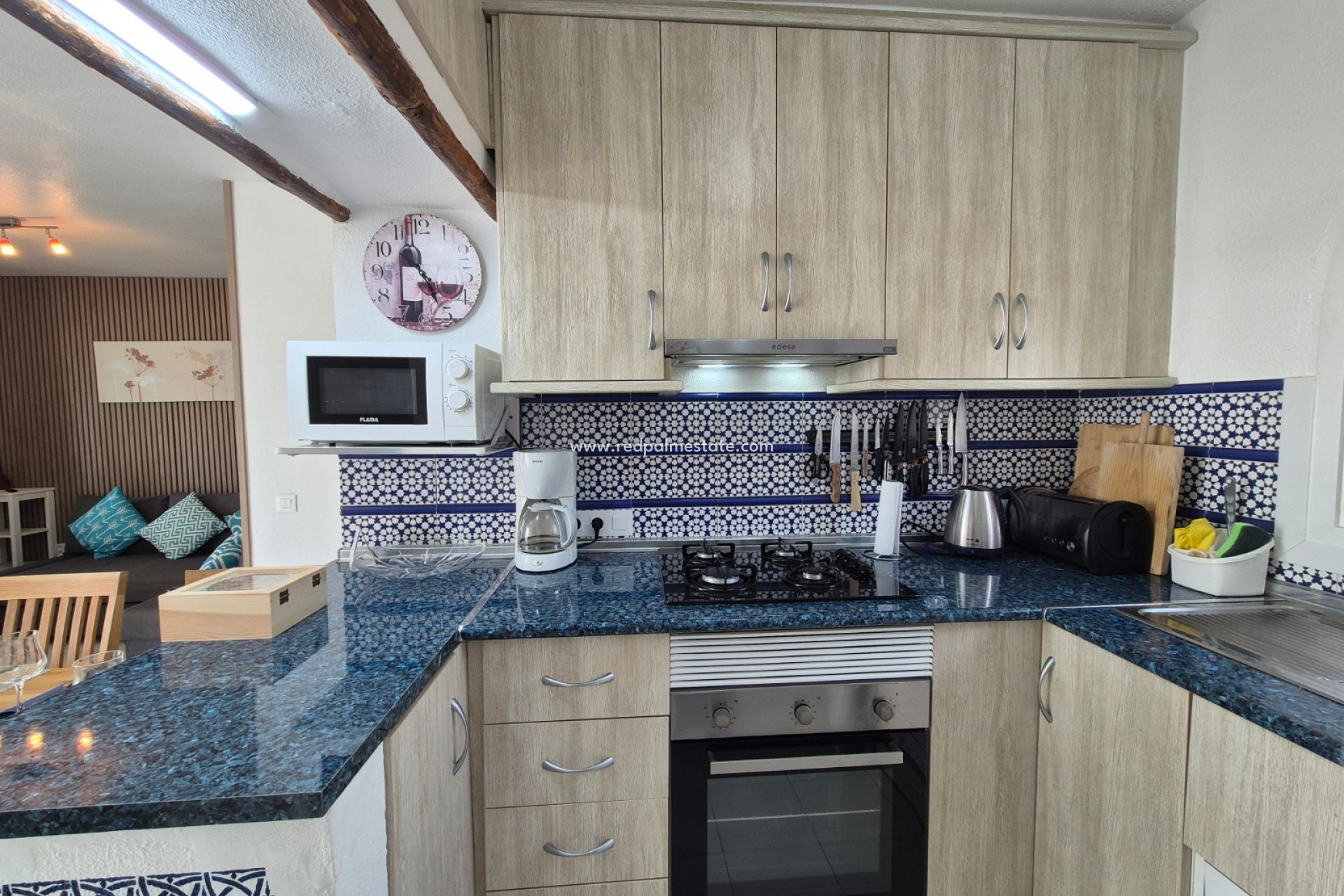 Resale - Bungalow -
San Miguel de Salinas - Inland
