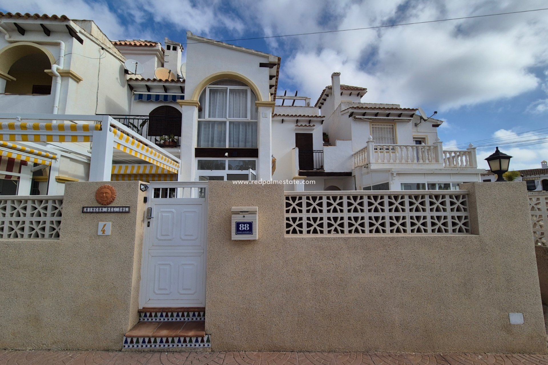 Resale - Bungalow -
San Miguel de Salinas - Inland