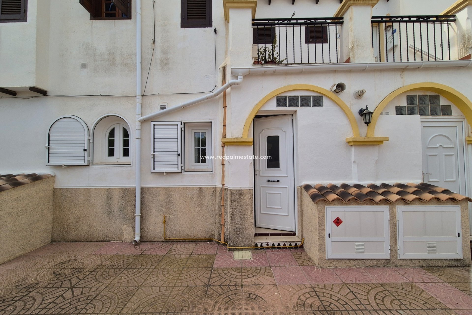 Resale - Bungalow -
San Miguel de Salinas - Inland