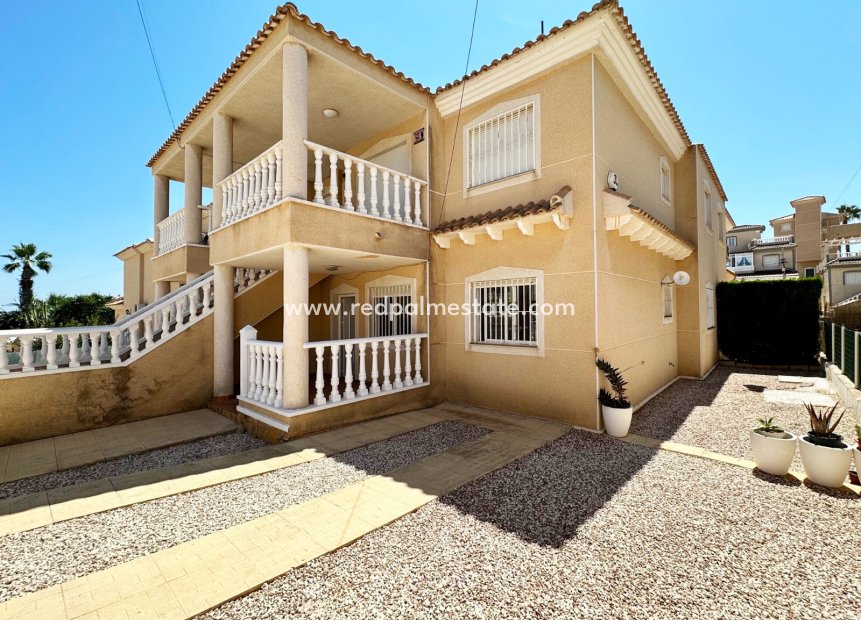 Resale - Bungalow -
San Miguel de Salinas - Inland