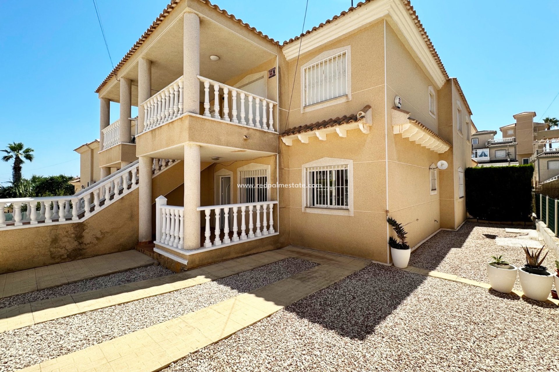 Resale - Bungalow -
San Miguel de Salinas - Inland