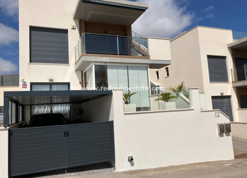 Resale - Bungalow -
San Miguel de Salinas - Las Colinas