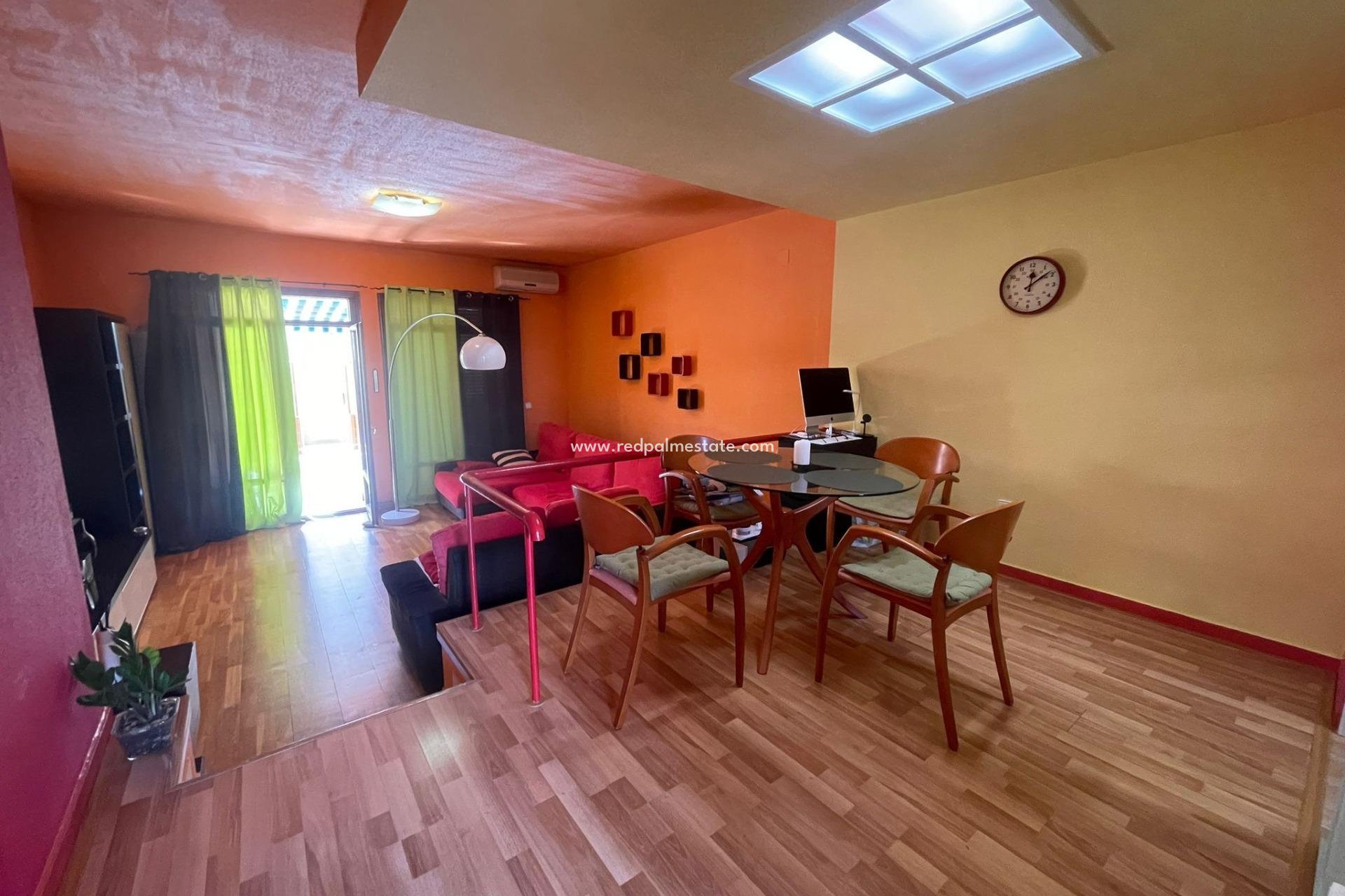 Resale - Bungalow -
Torrevieja - Aguas Nueva