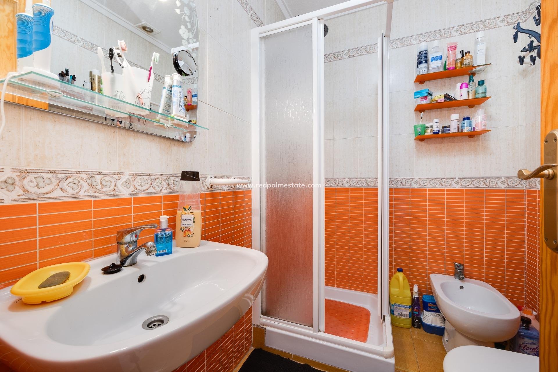 Resale - Bungalow -
Torrevieja - Aguas Nueva