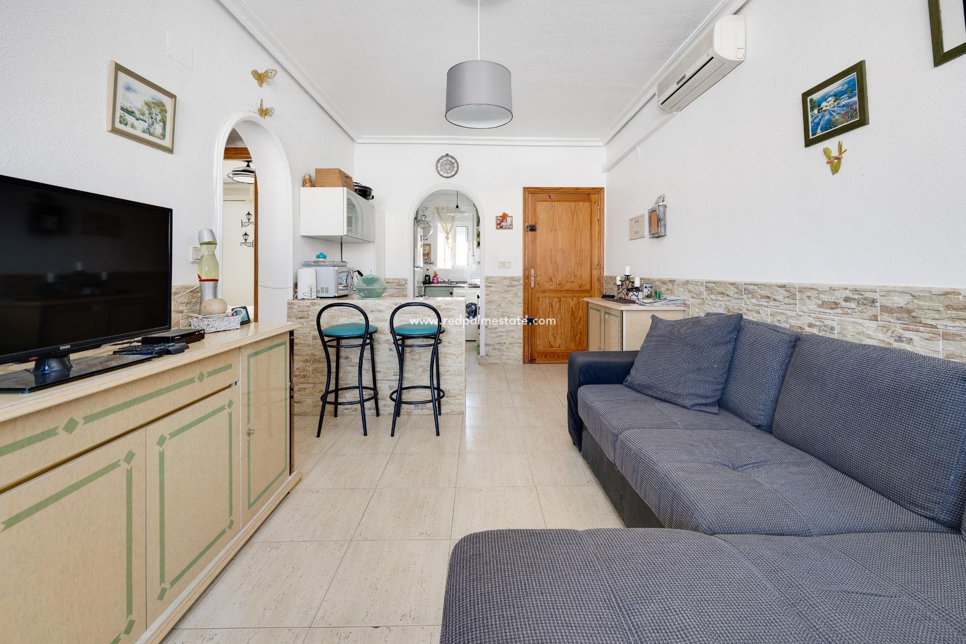 Resale - Bungalow -
Torrevieja - Aguas Nueva