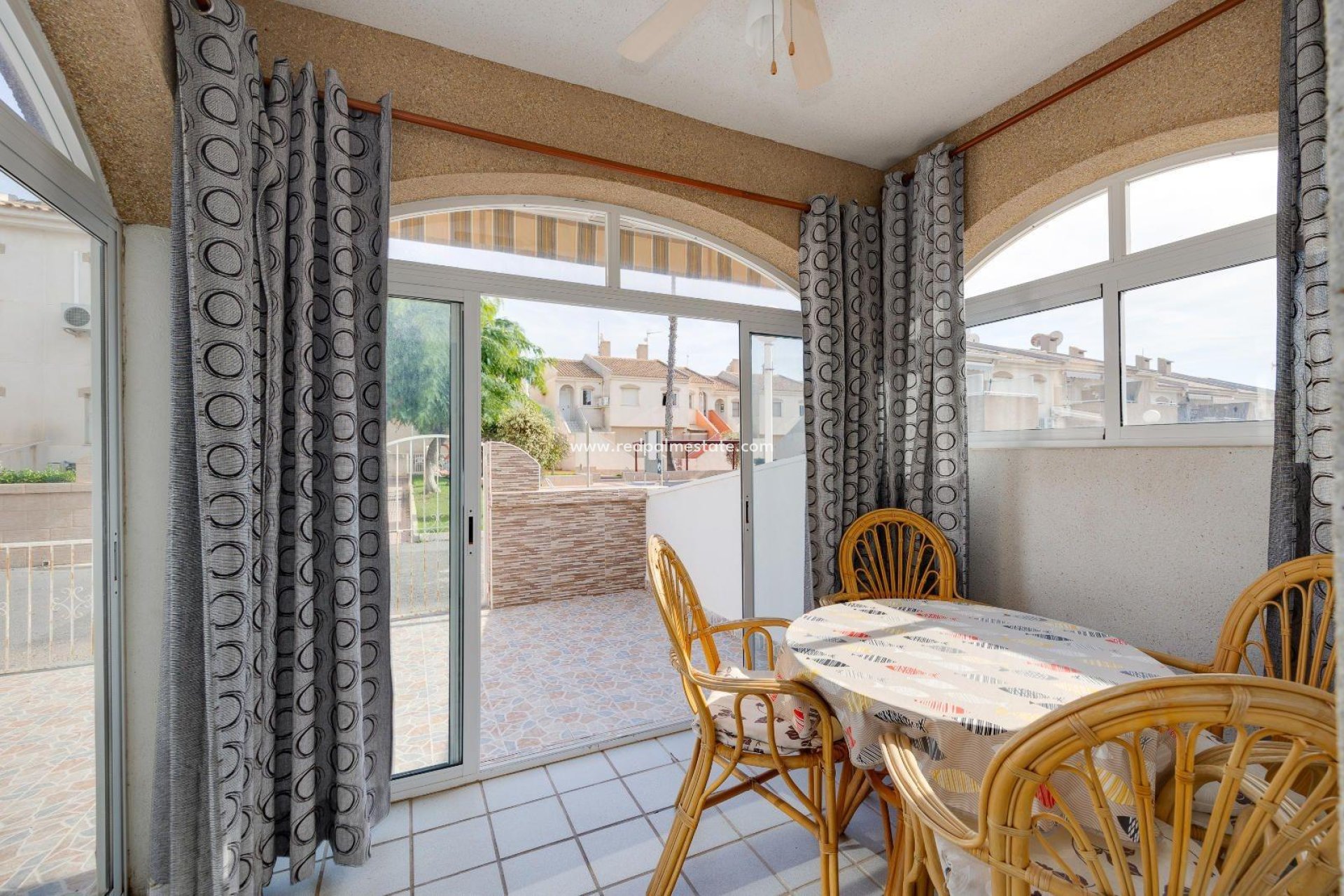 Resale - Bungalow -
Torrevieja - Aguas Nueva
