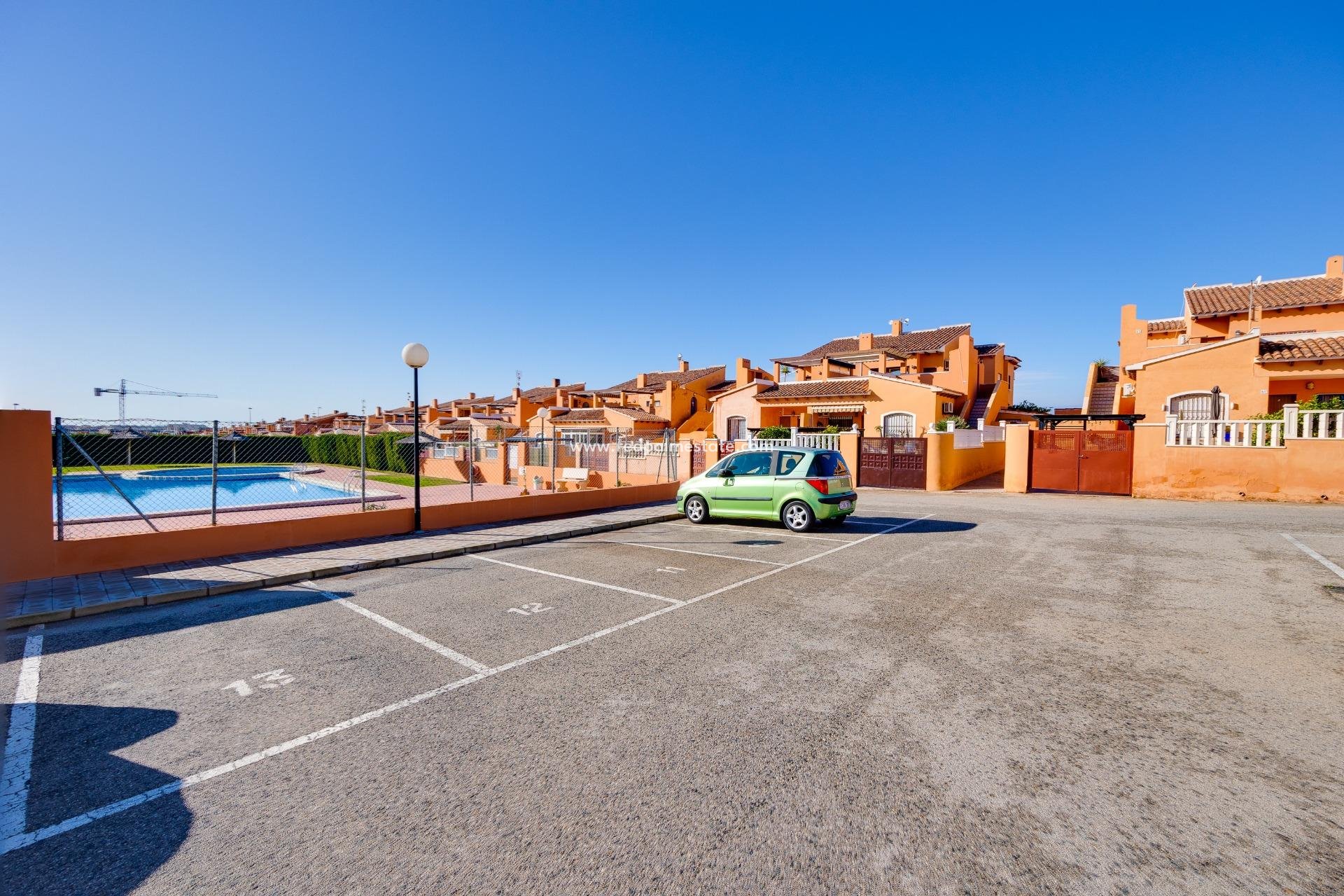 Resale - Bungalow -
Torrevieja - Aguas Nueva