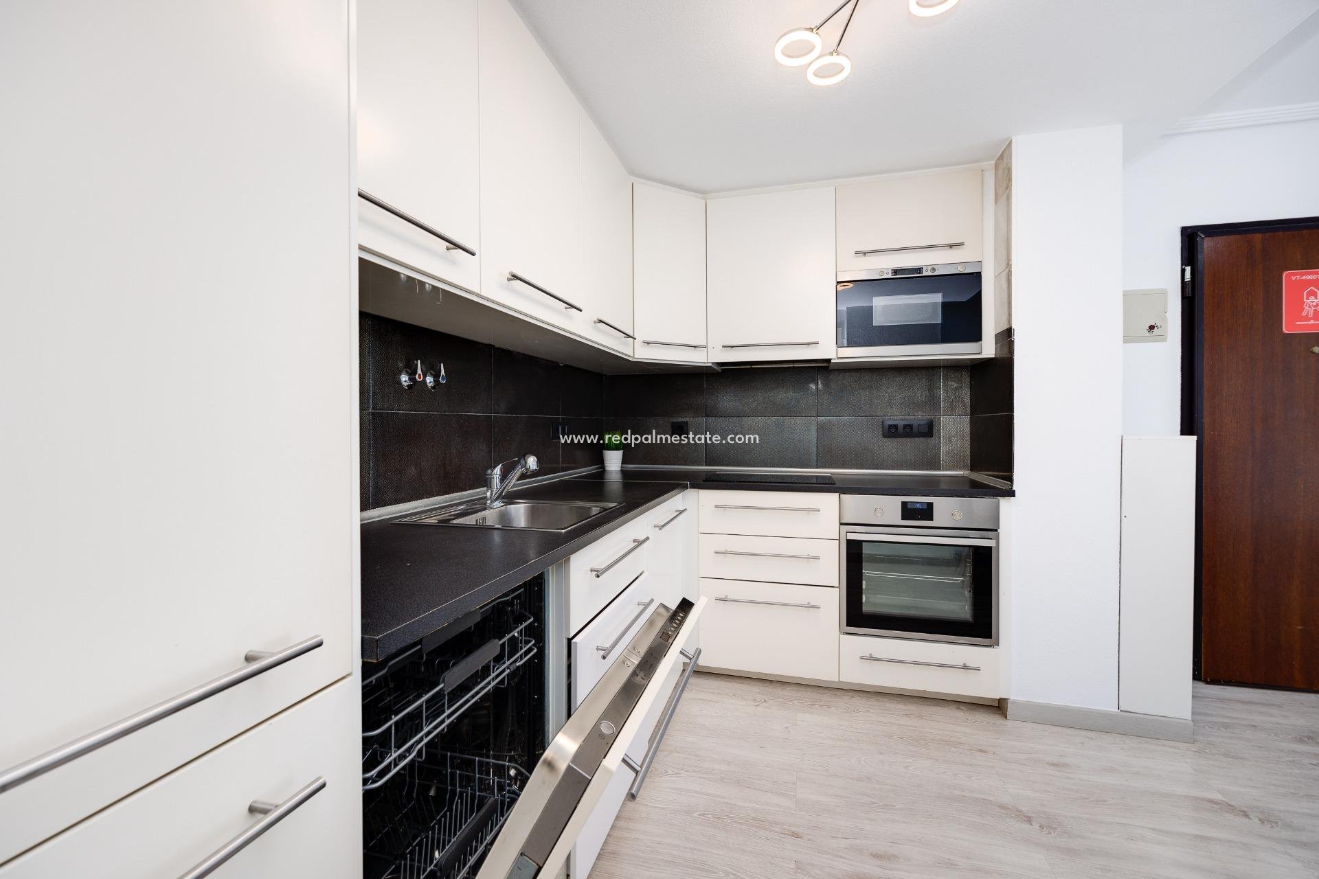 Resale - Bungalow -
Torrevieja - Aguas Nueva