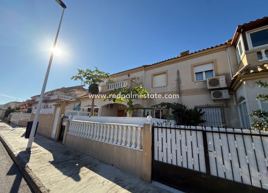 Resale - Bungalow -
Torrevieja - Aguas Nueva