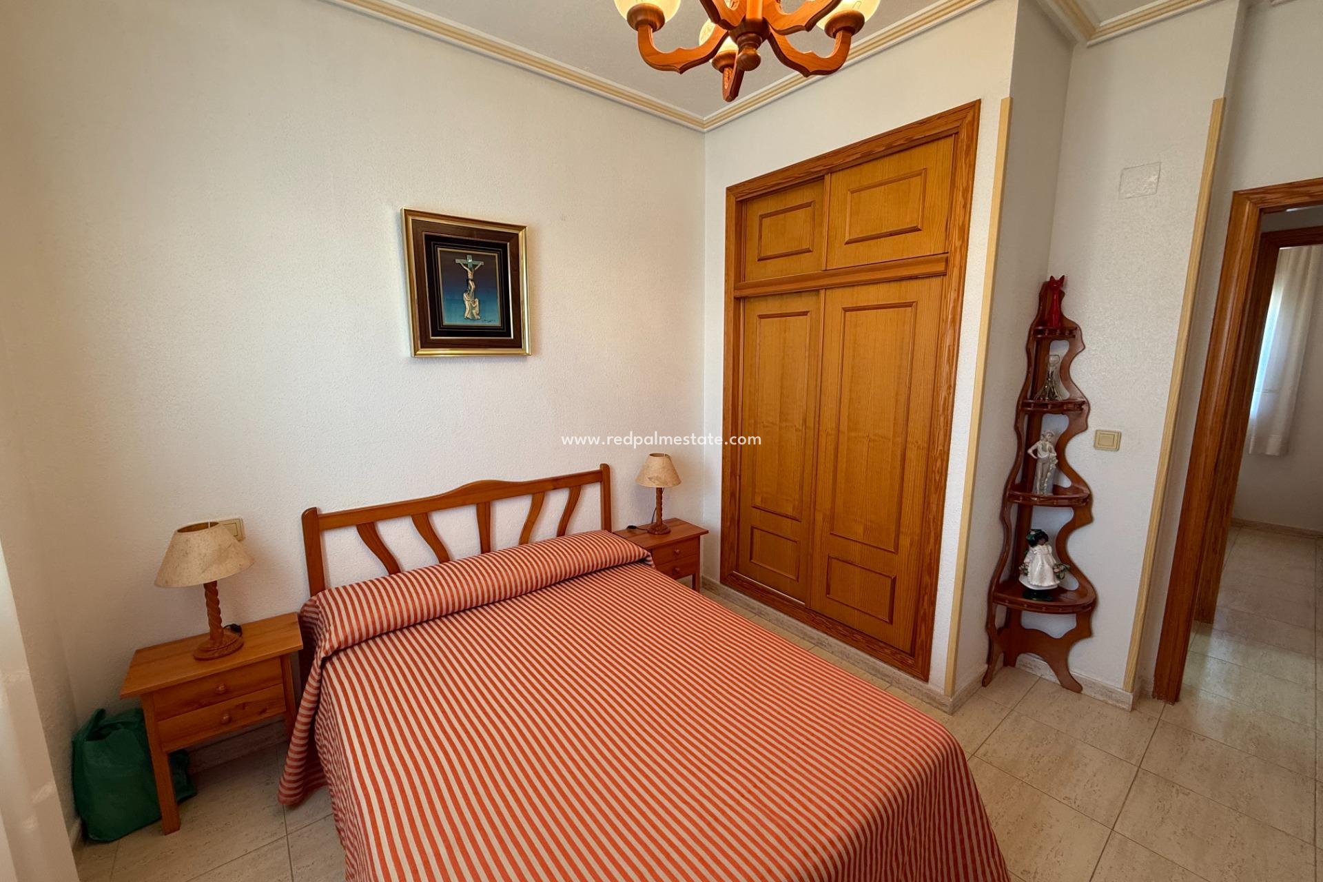 Resale - Bungalow -
Torrevieja - Aguas Nueva