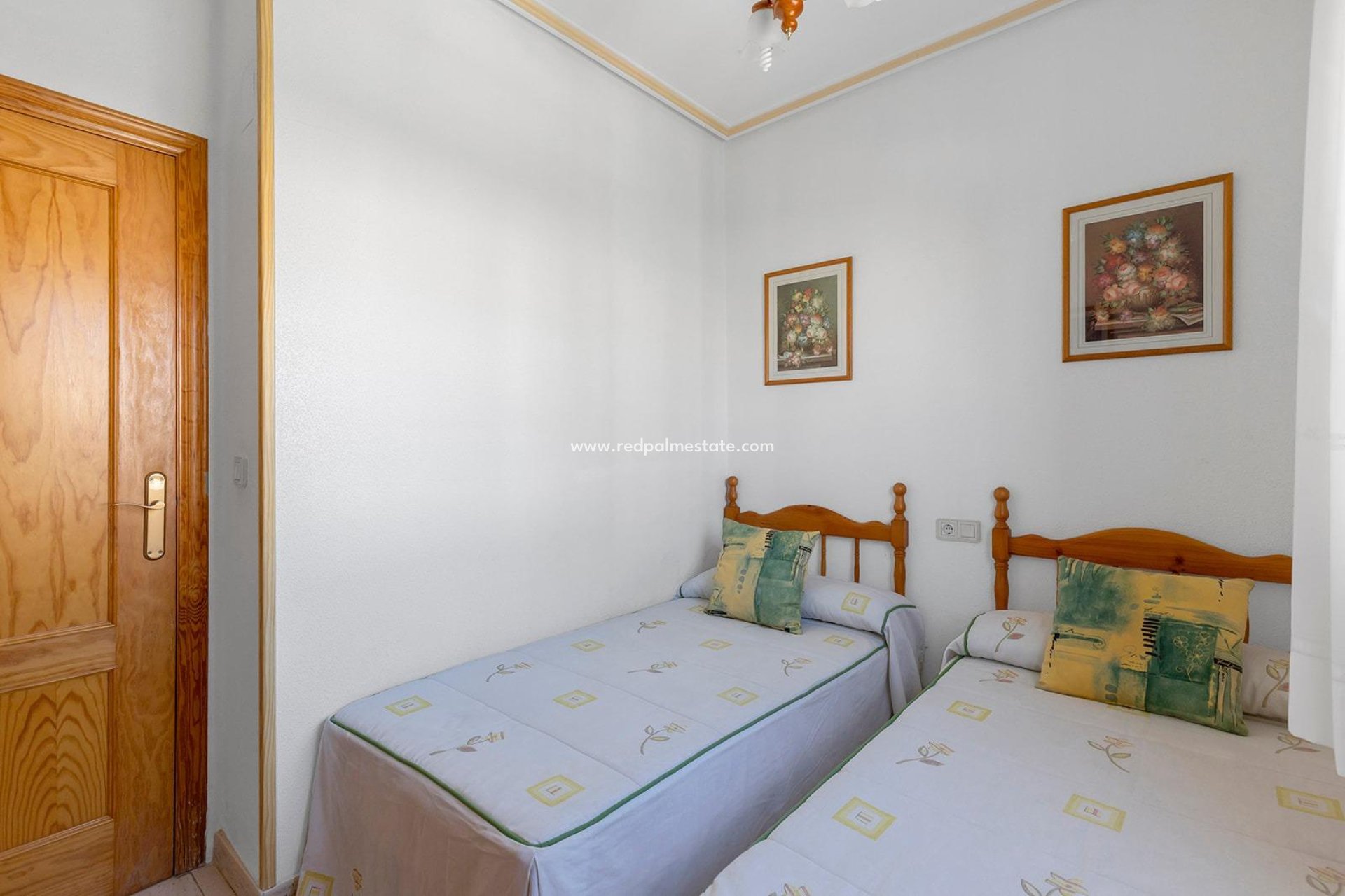 Resale - Bungalow -
Torrevieja - Aguas Nueva