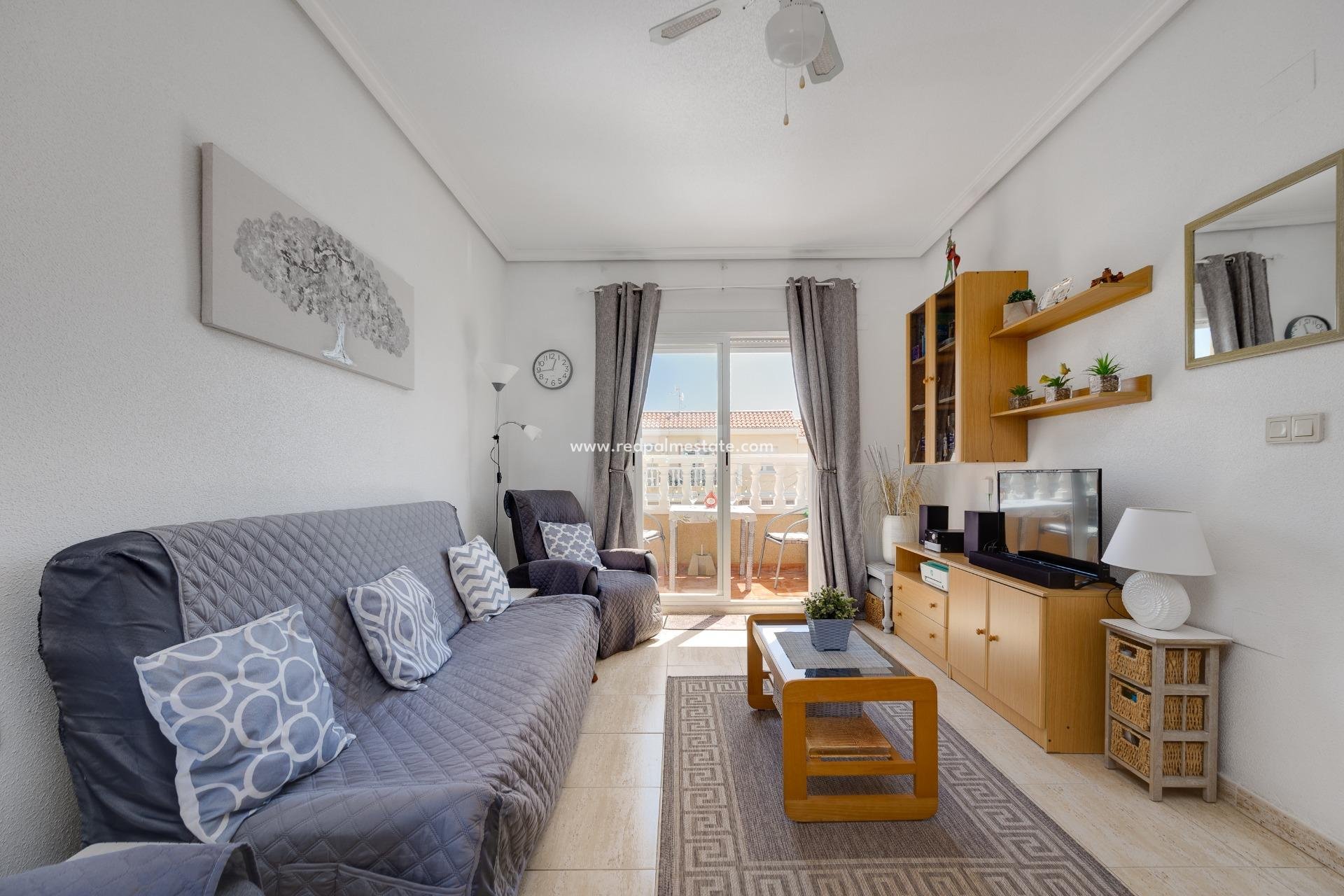 Resale - Bungalow -
Torrevieja - Aguas Nueva