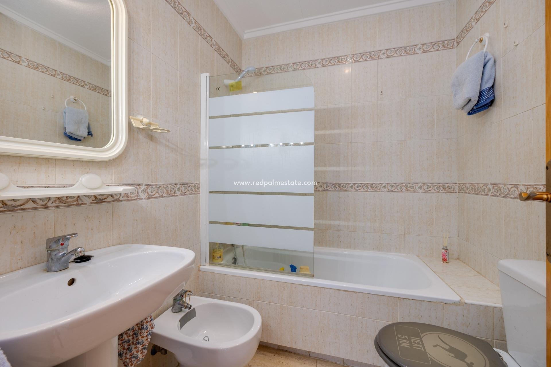 Resale - Bungalow -
Torrevieja - Aguas Nueva