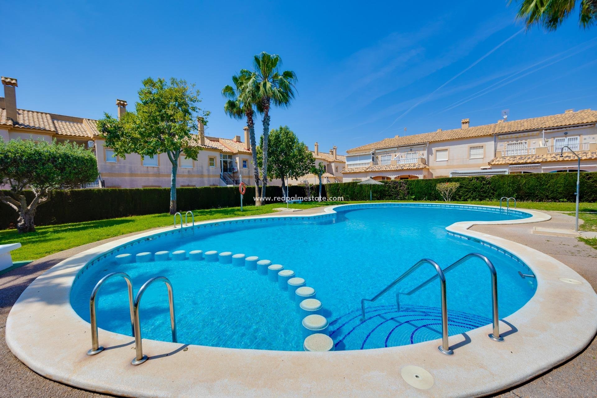Resale - Bungalow -
Torrevieja - Aguas Nueva