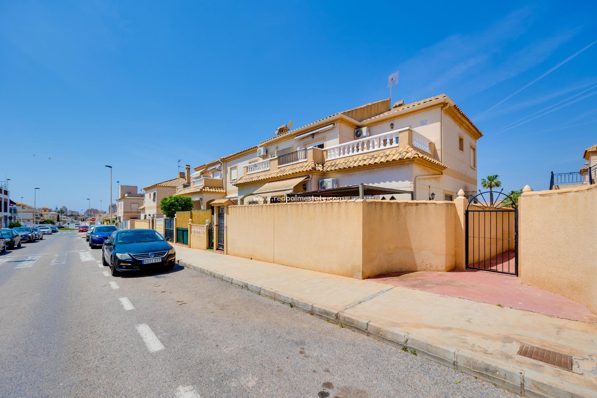 Resale - Bungalow -
Torrevieja - Aguas Nueva