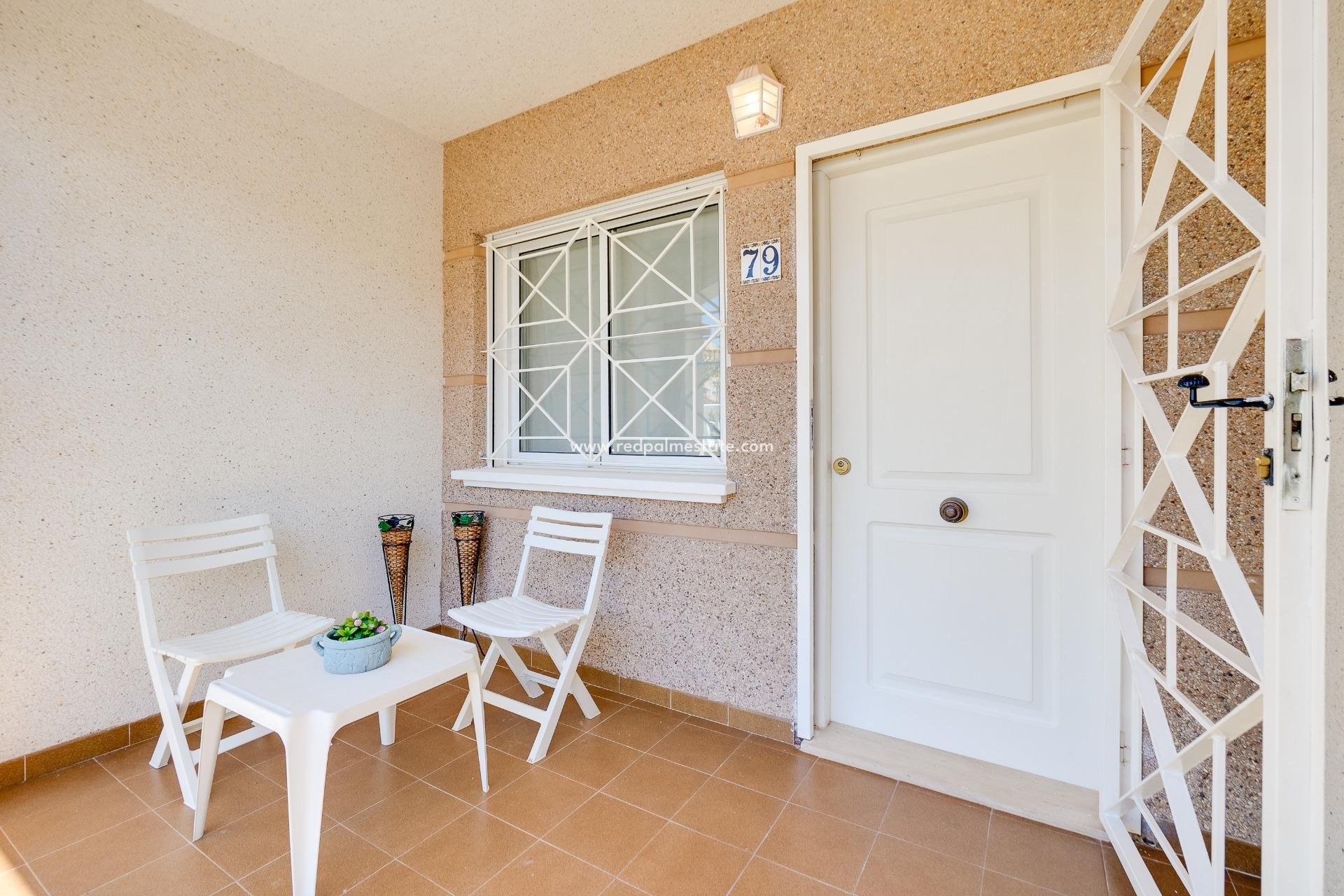 Resale - Bungalow -
Torrevieja - Aguas Nueva