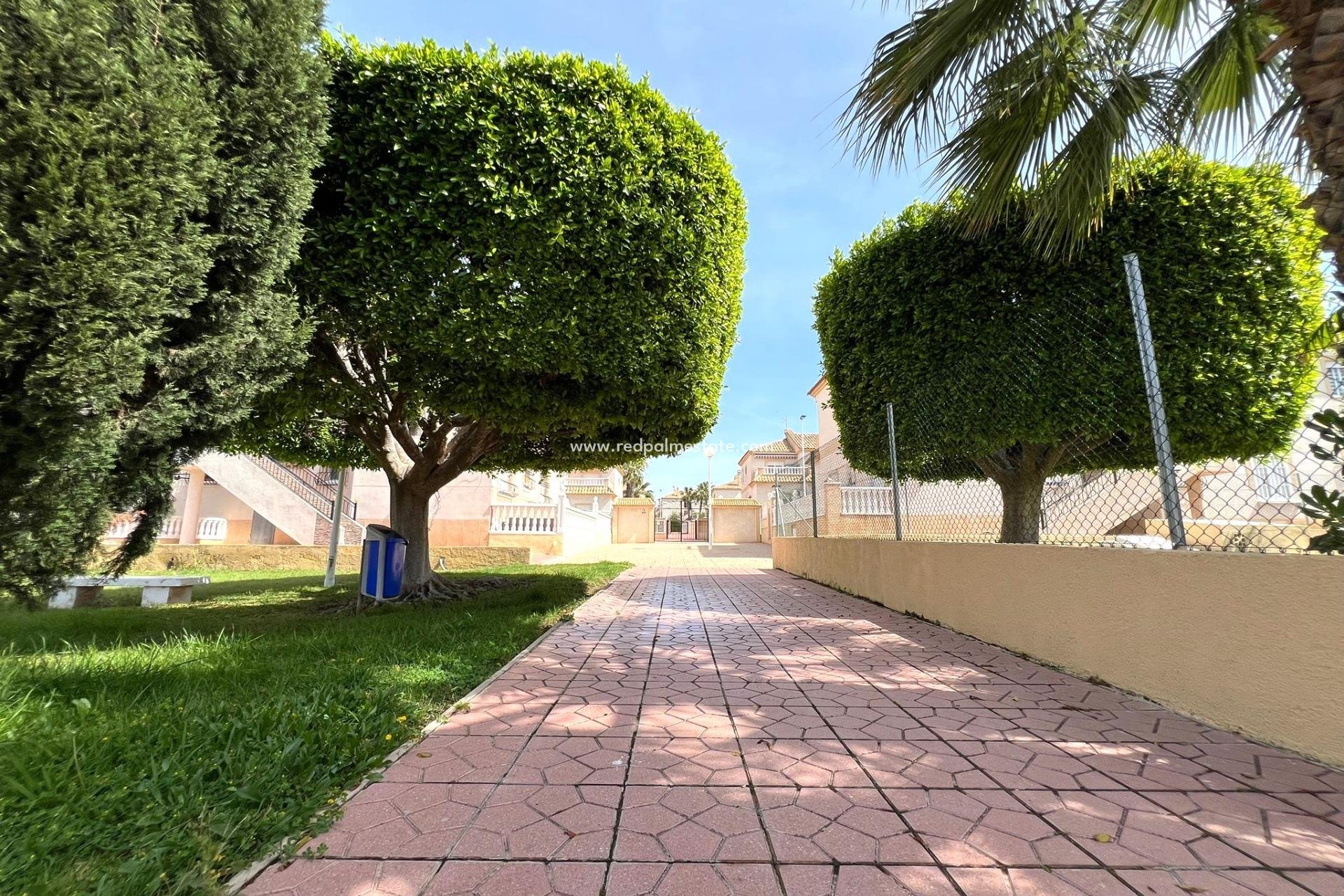 Resale - Bungalow -
Torrevieja - Aguas Nuevas