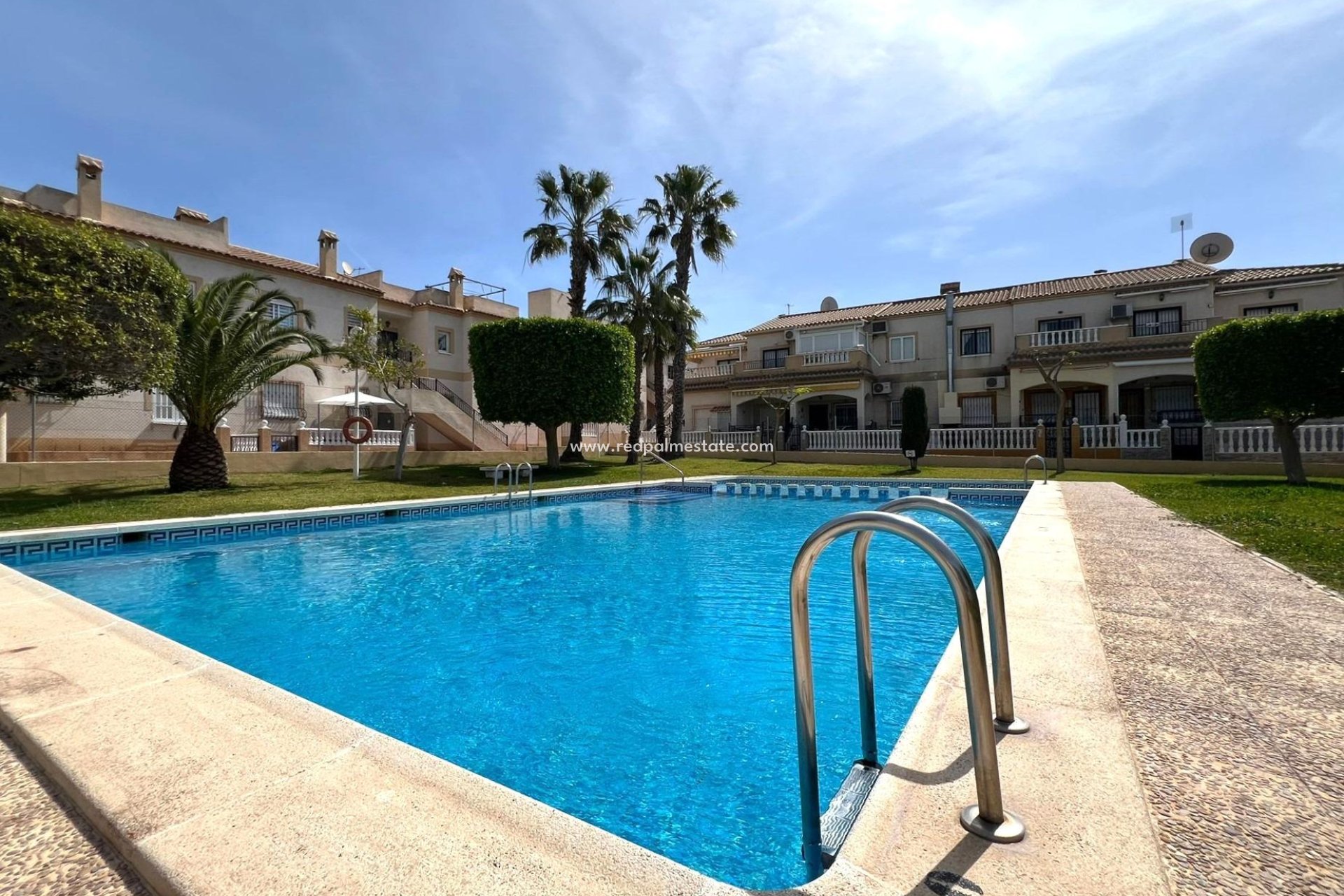 Resale - Bungalow -
Torrevieja - Aguas Nuevas