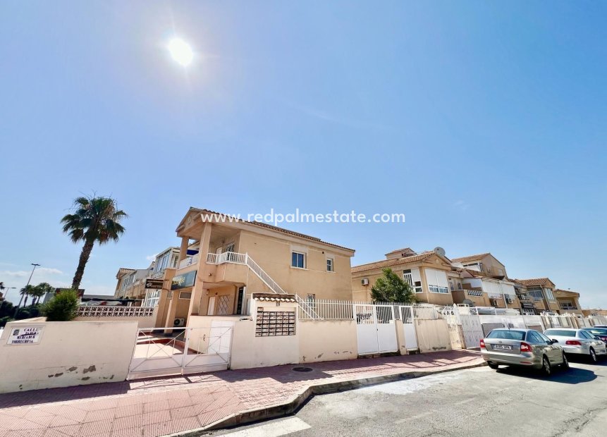 Resale - Bungalow -
Torrevieja - Centro Torrevieja