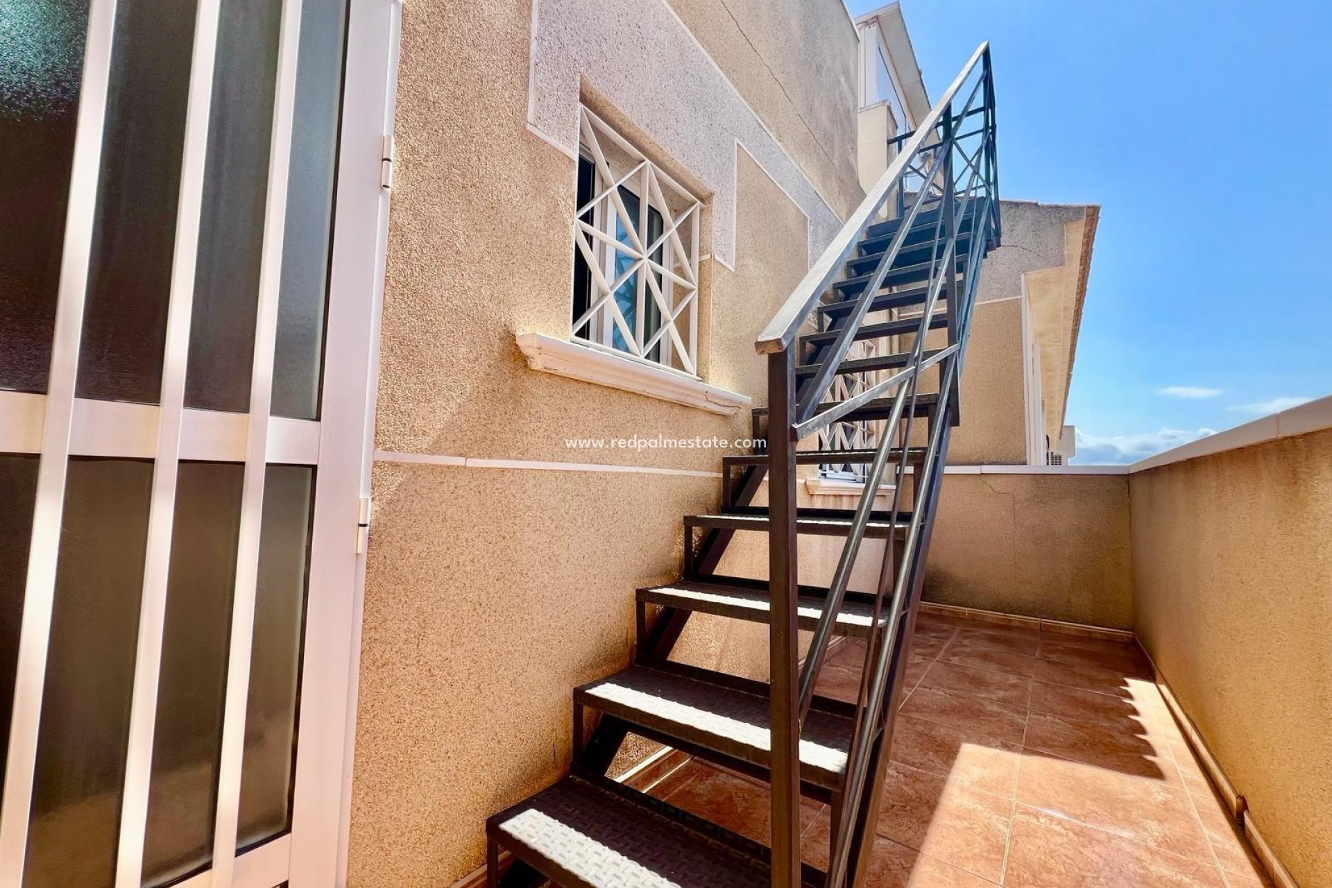 Resale - Bungalow -
Torrevieja - Centro Torrevieja