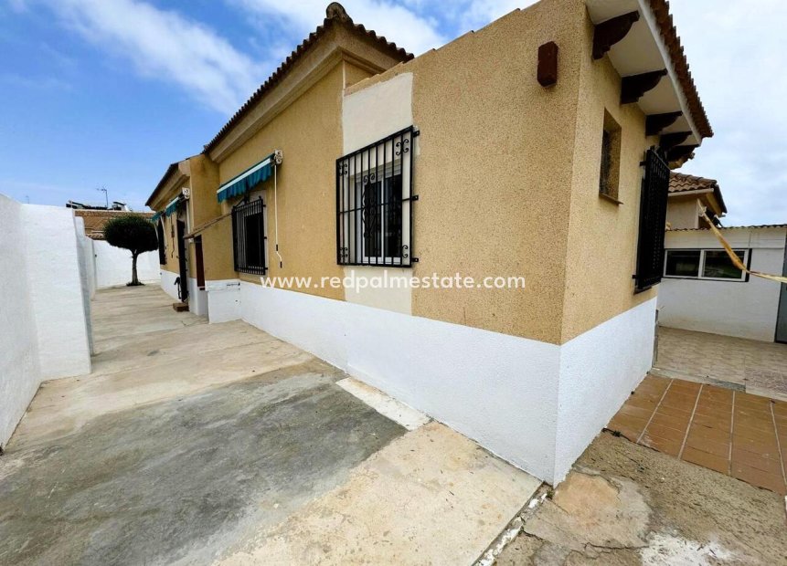 Resale - Bungalow -
Torrevieja - Costa Blanca