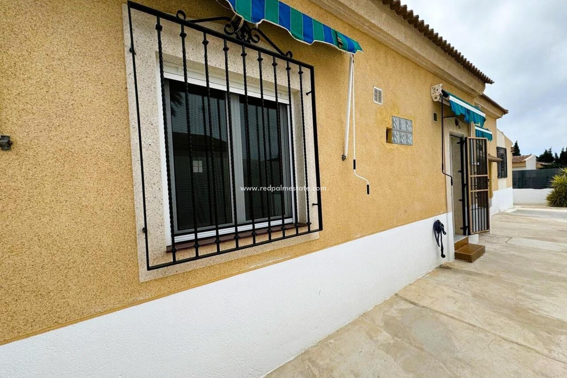 Resale - Bungalow -
Torrevieja - Costa Blanca