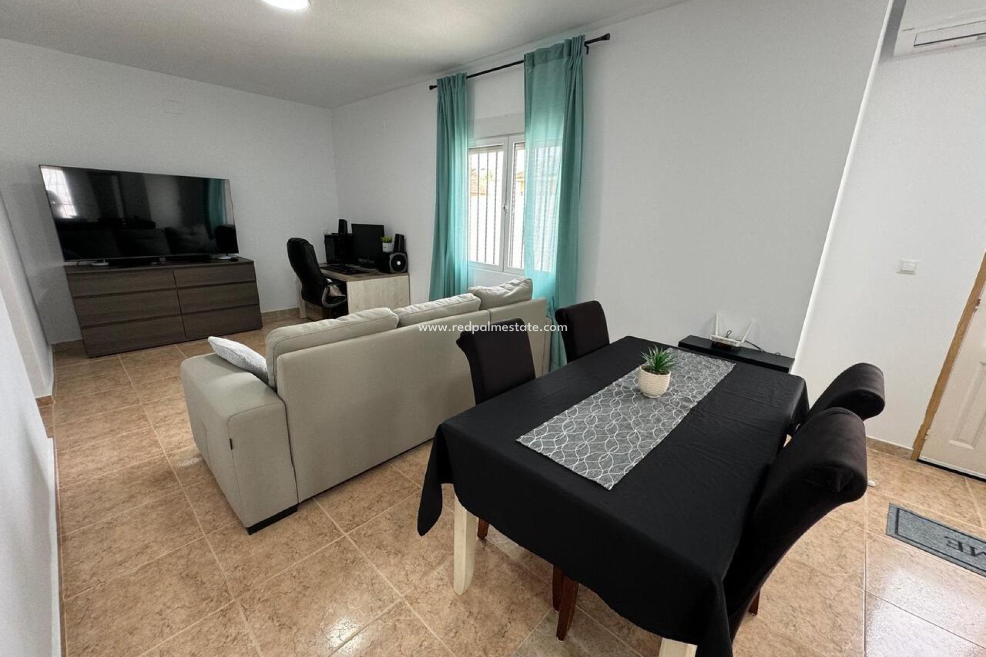 Resale - Bungalow -
Torrevieja - Costa Blanca