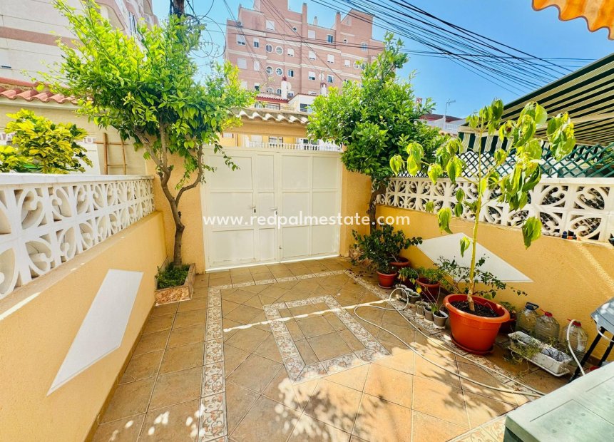 Resale - Bungalow -
Torrevieja - Costa Blanca