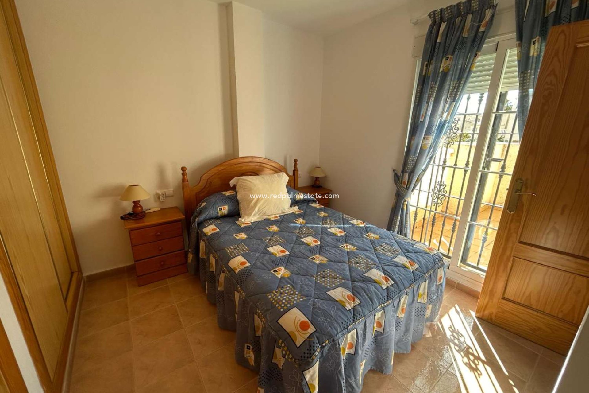 Resale - Bungalow -
Torrevieja - Costa Blanca