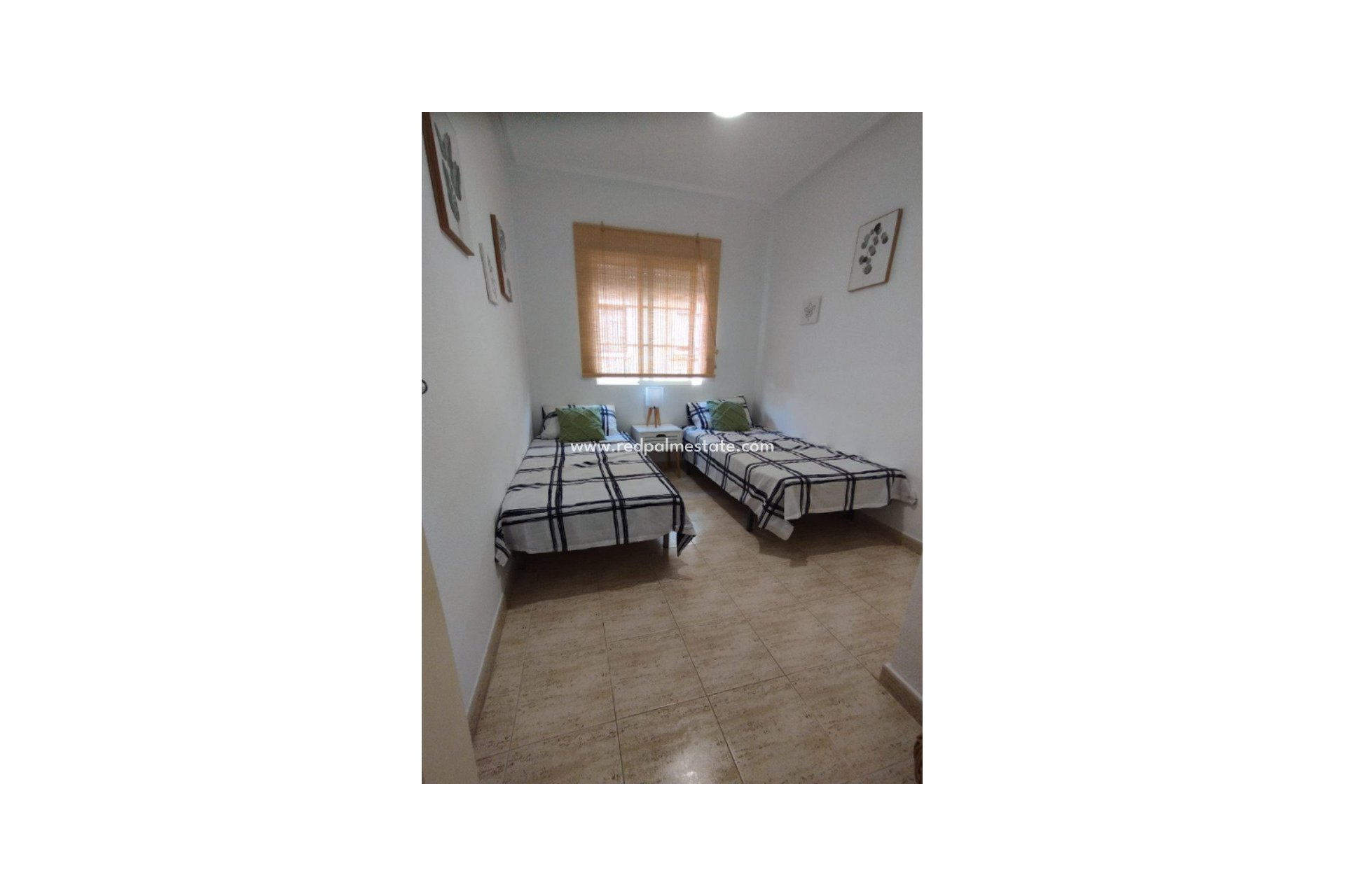 Resale - Bungalow -
Torrevieja - Costa Blanca