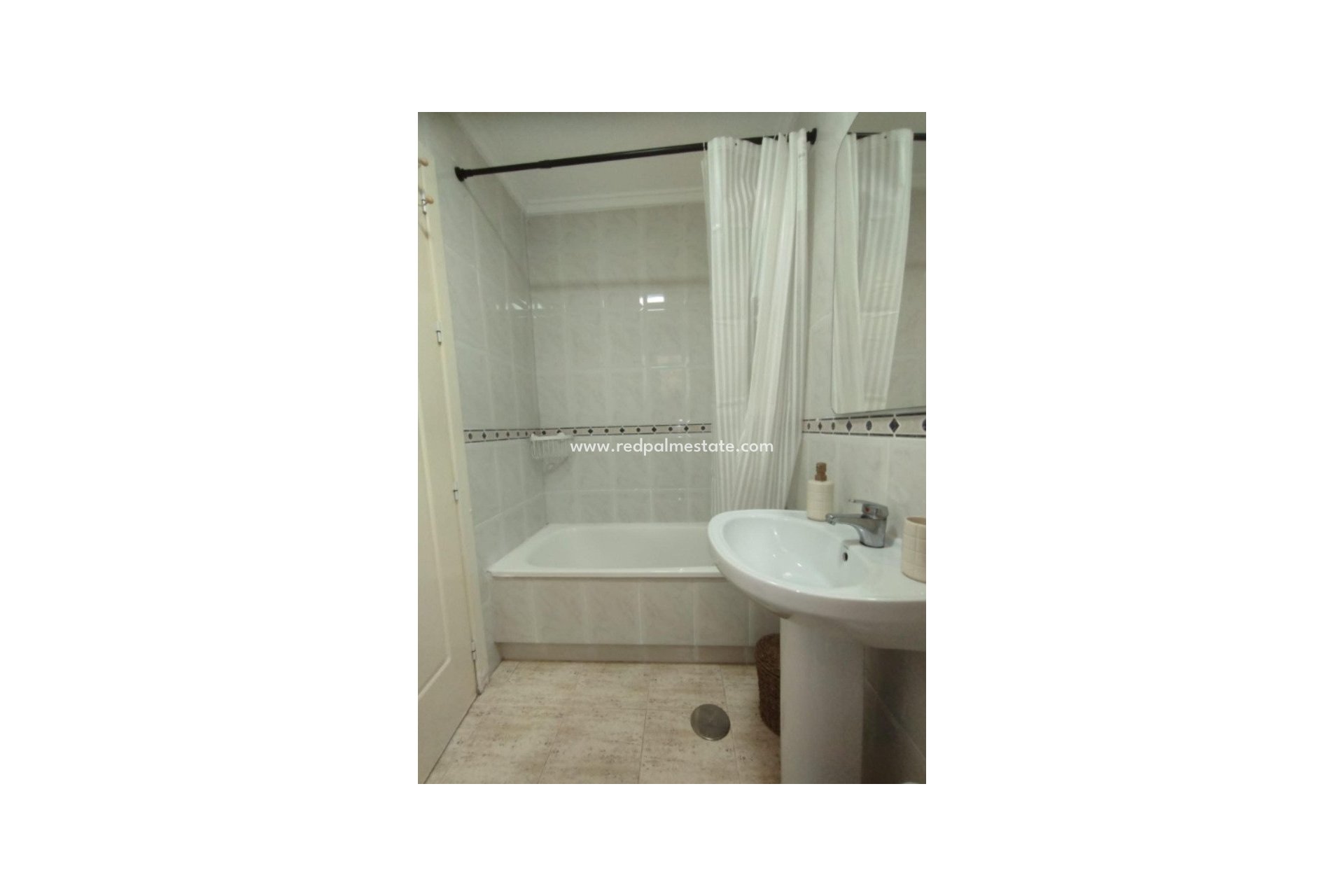 Resale - Bungalow -
Torrevieja - Costa Blanca