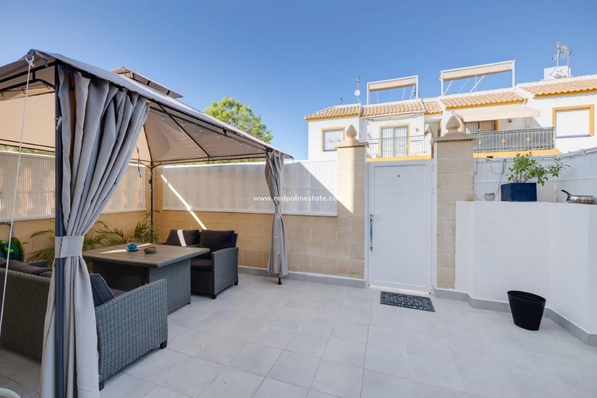 Resale - Bungalow -
Torrevieja - Doña ines