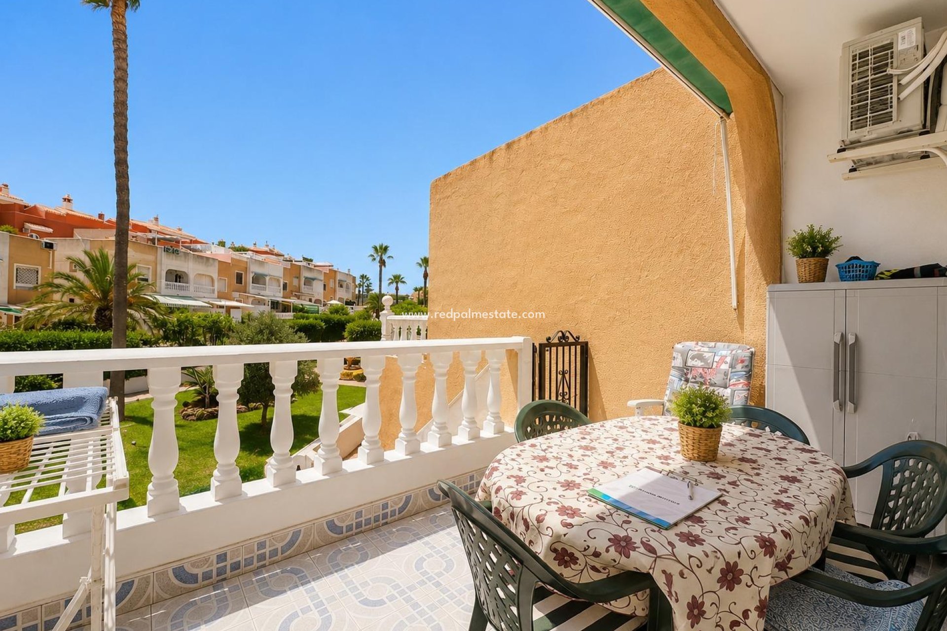 Resale - Bungalow -
Torrevieja - La Mata