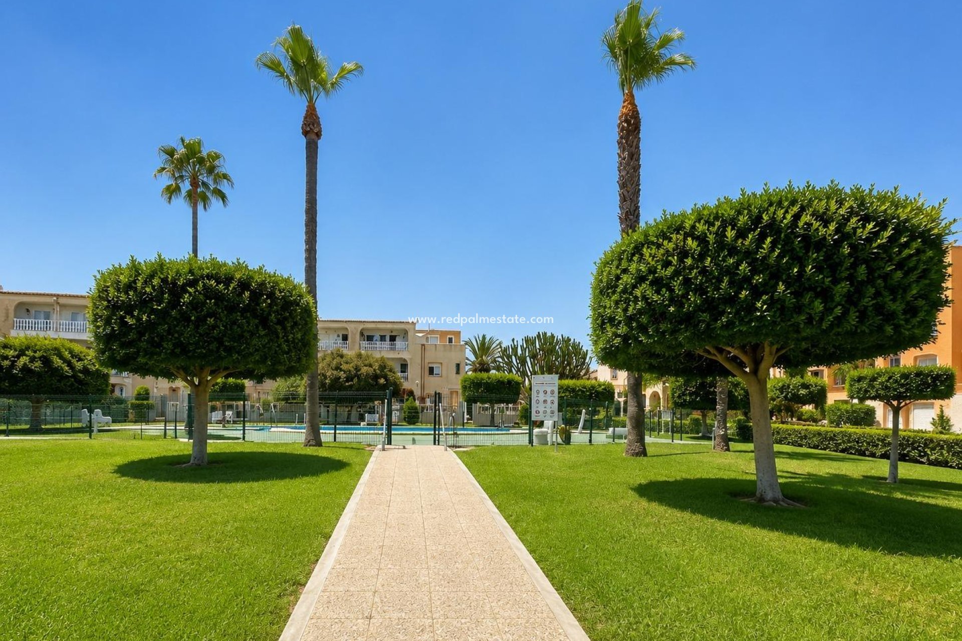 Resale - Bungalow -
Torrevieja - La Mata