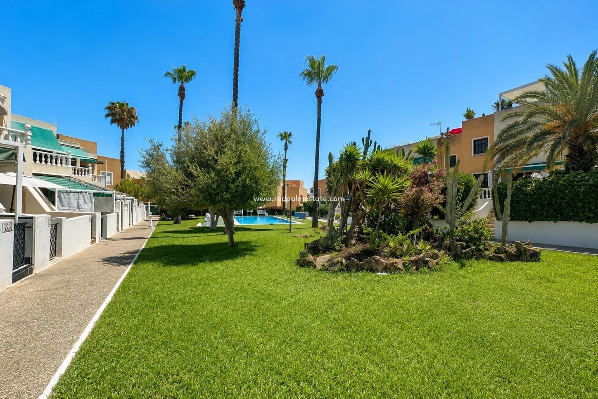 Resale - Bungalow -
Torrevieja - La Mata