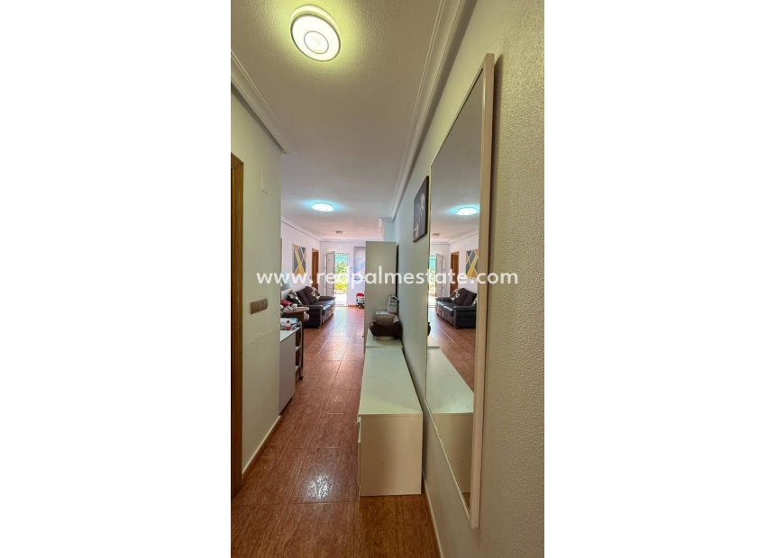Resale - Bungalow -
Torrevieja - La Mata