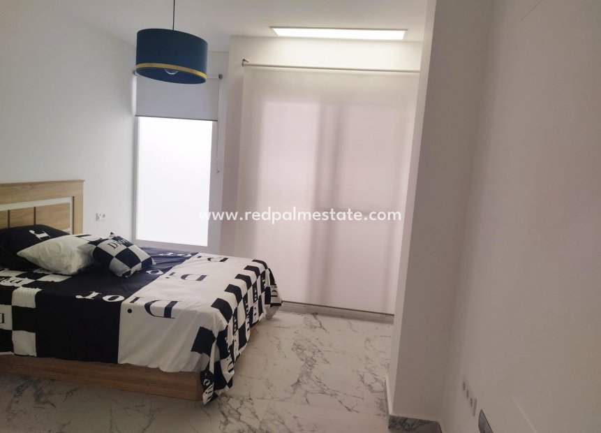 Resale - Bungalow -
Torrevieja - La Mata